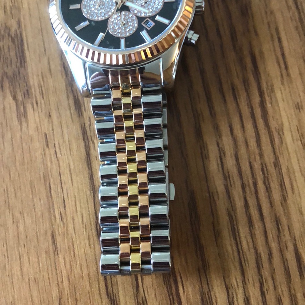 Micheal Kors Lexington 2 oversized tri tone watch - Picture 2 of 2